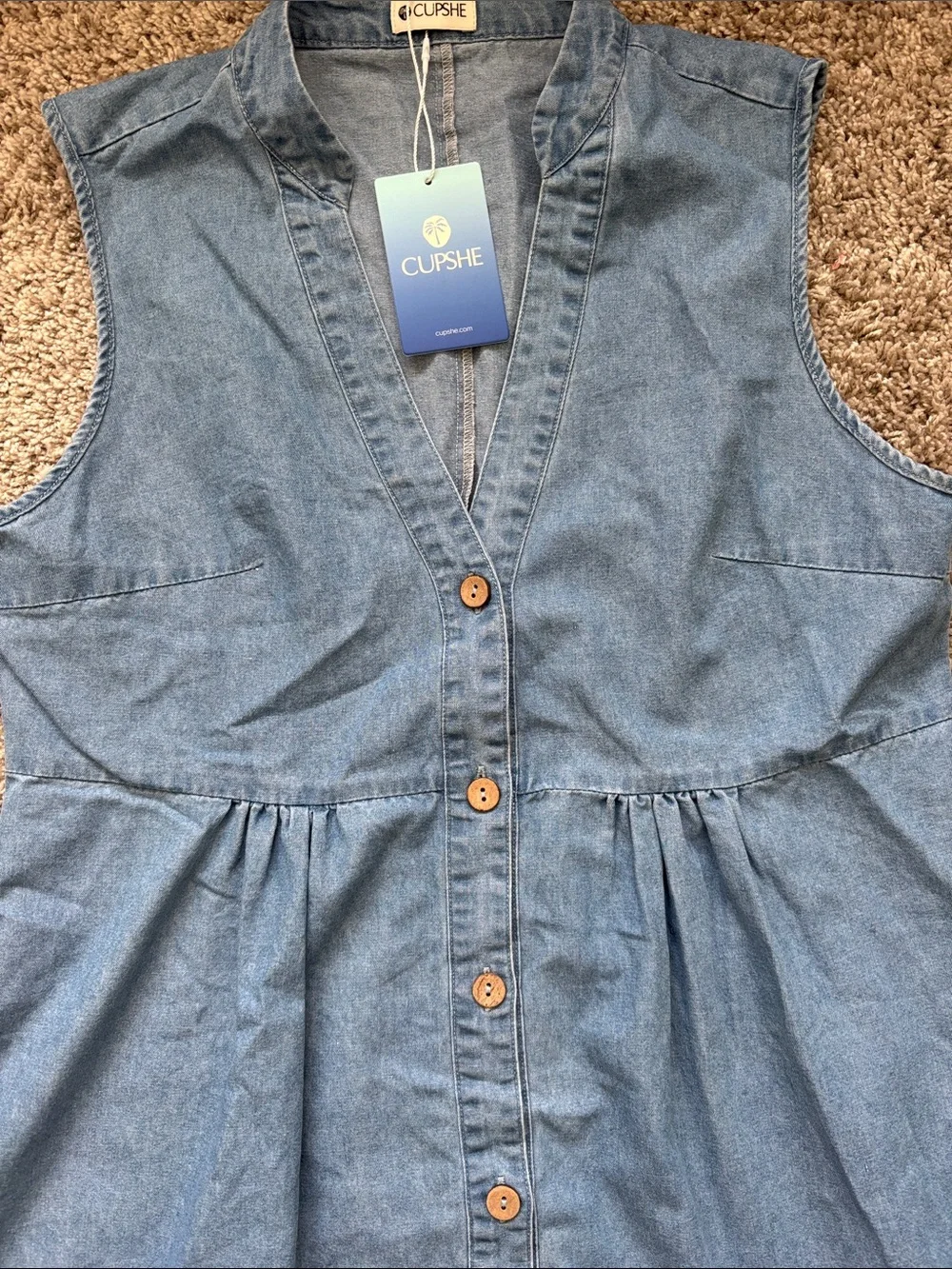 Cupshe Women’s Sleeveless Denim Button-Front Dress in Blue - Picture 3 of 7